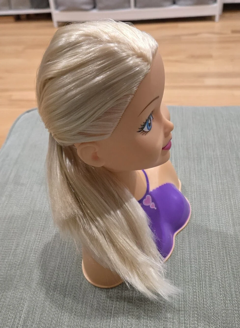 N/A blonde hair